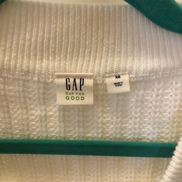 NWOT Gap Knit Sweater - Picture 2 of 2